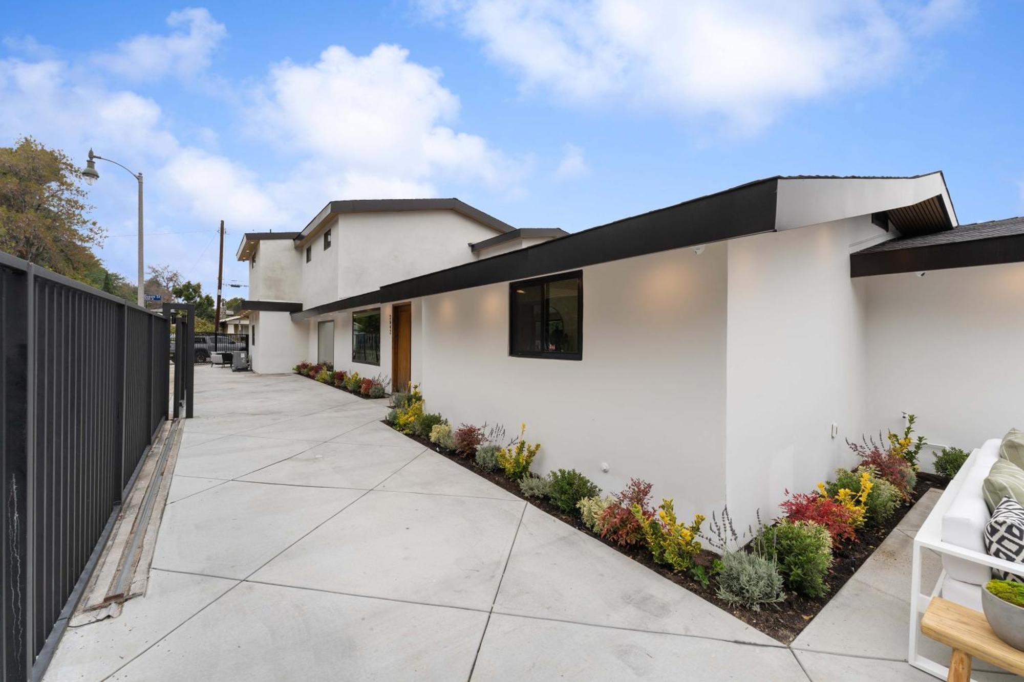 Hébergement de vacances Luxury Living 3br House With Outdoor Space, Parking